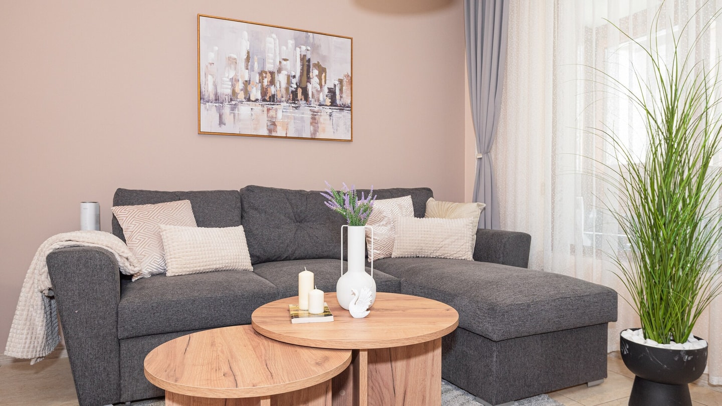 1-bed Apt in the heart of the city Free Parking 30 MT Homes Property Management