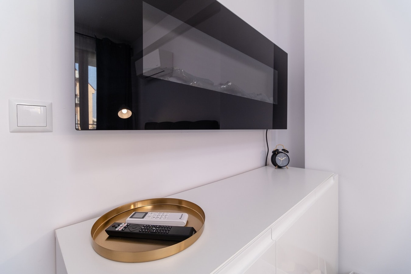 1-Bedroom apartment with Free parking 15 MT Homes Property Management