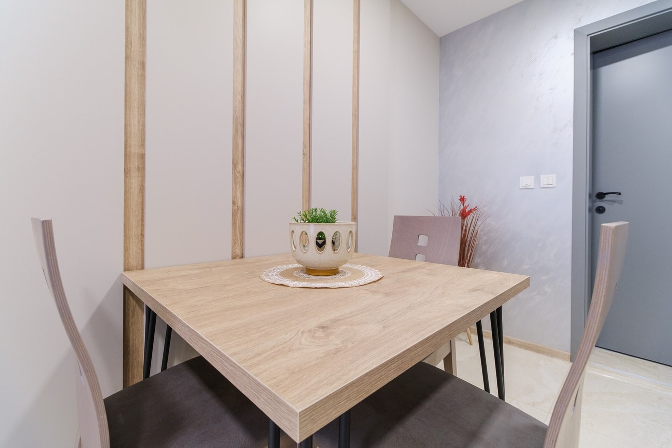 LDV 13 Residence 102 Free private parking 6 MT Homes Property Management