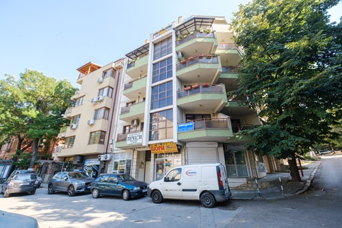 2-Bedroom Apartment in the City Center 30 MT Homes Property Management
