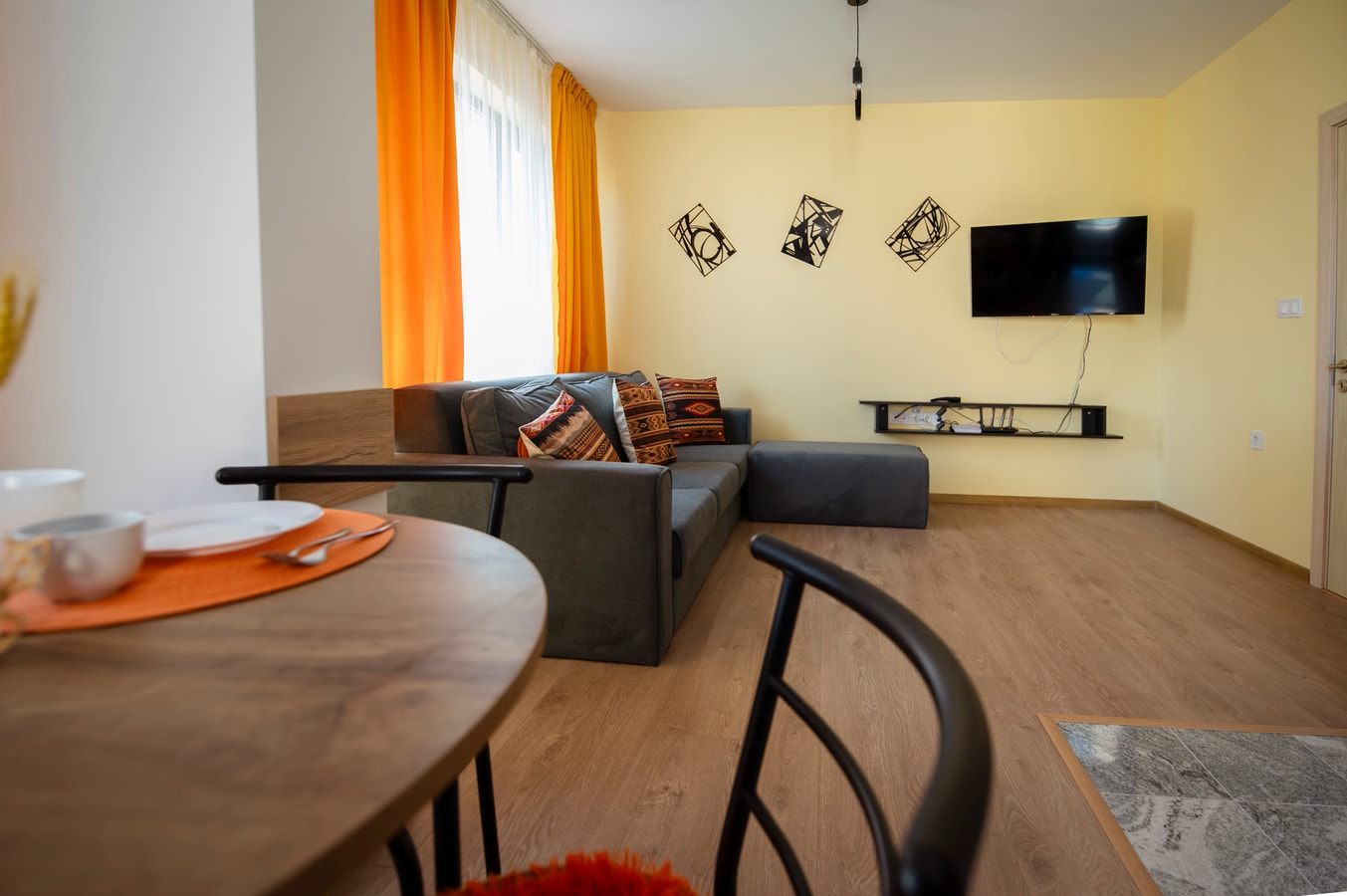 Apartments by the river 06 Free private parking 8 Апартаменти край реката
