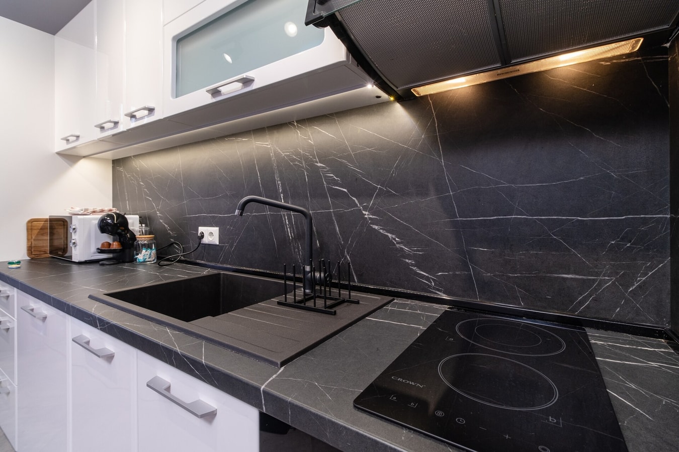 1-Bedroom apartment with Free parking 13 MT Homes Property Management
