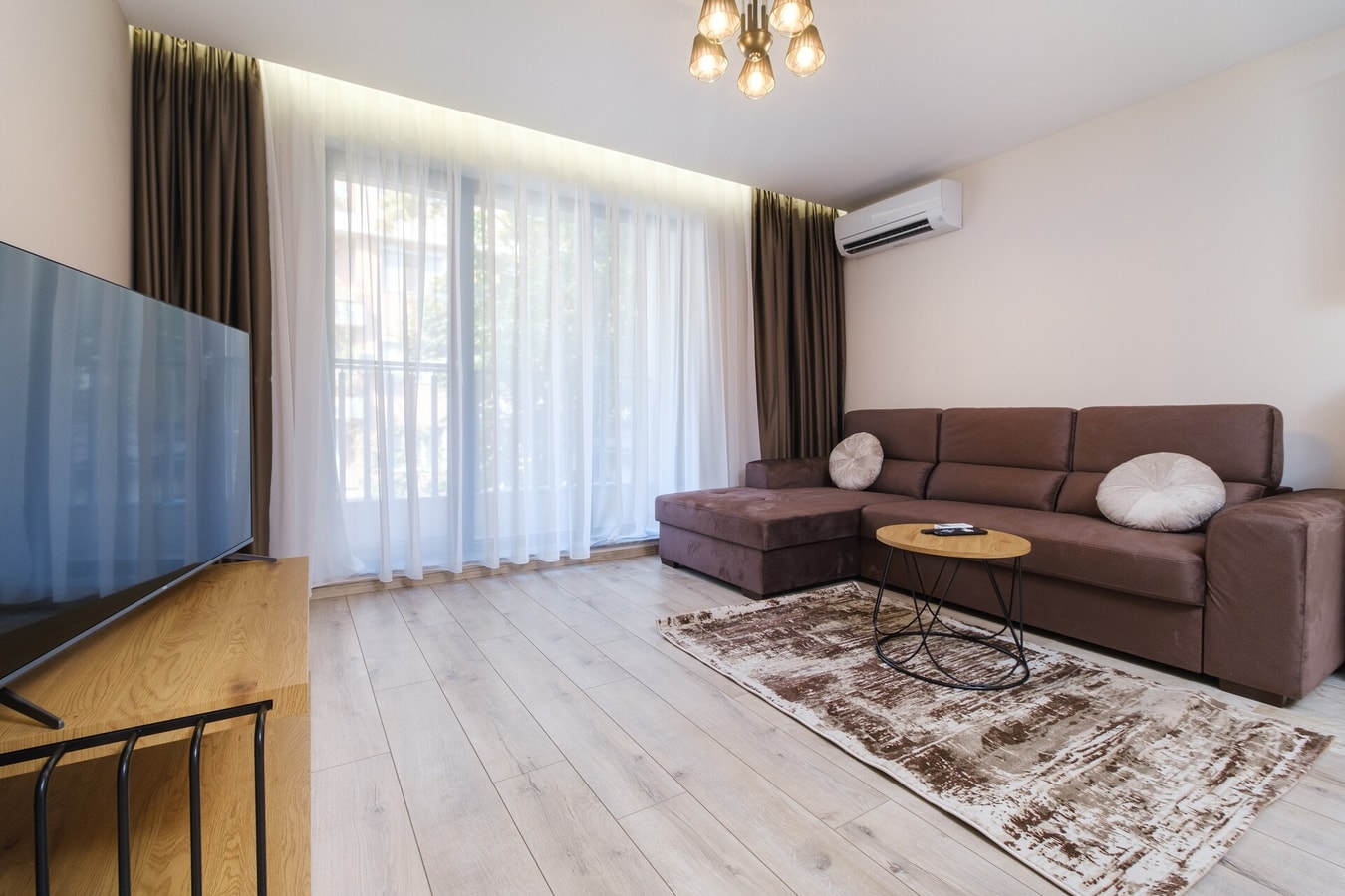 LDV 13 Residence 204 Free private parking 8 MT Homes Property Management