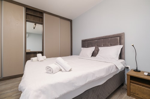 Стилен и модерен апартамент с 2 спални 24 MT Homes Property Management