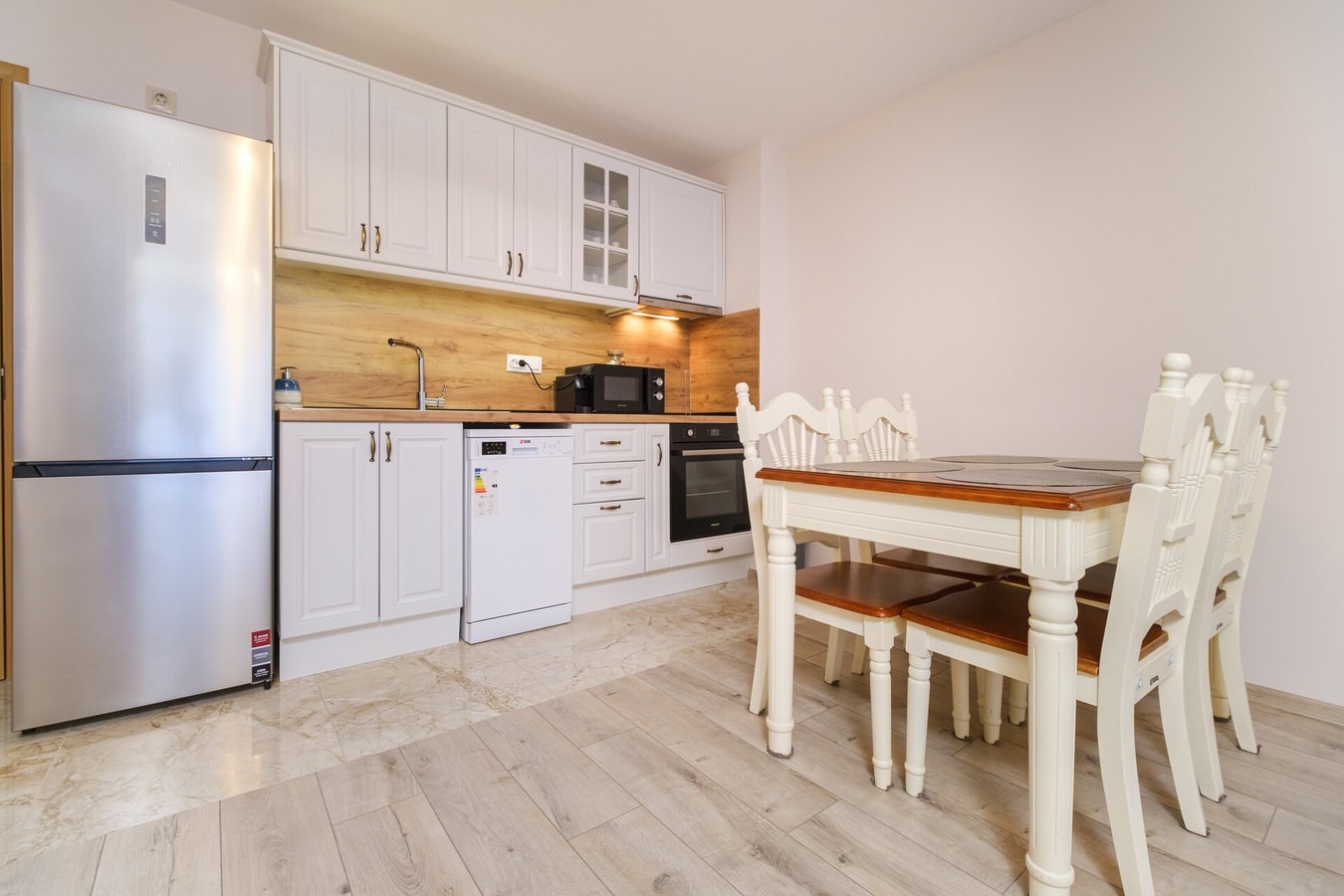LDV 13 Residence 206 Free private parking 7 MT Homes Property Management