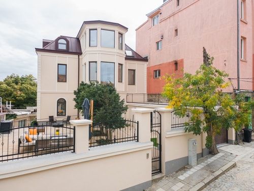 Къщата с нара розов апартамент 0 MT Homes Property Management