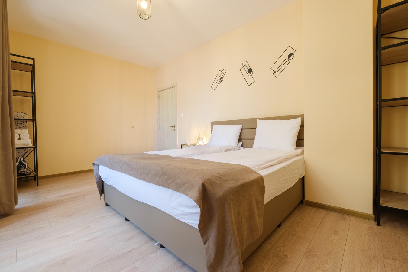 Apartments by the river 08 Free private parking 5 Апартаменти край реката