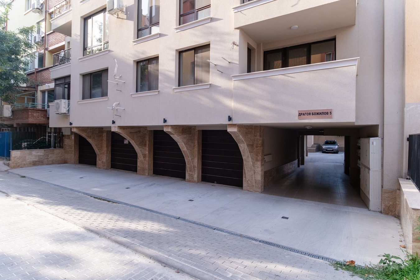 1-Bedroom apartment with Free parking 5 MT Homes Property Management