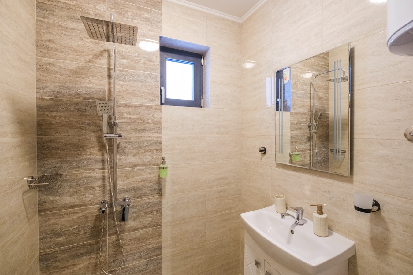 Apartments by the river 01 Free private parking 19 Апартаменти край реката