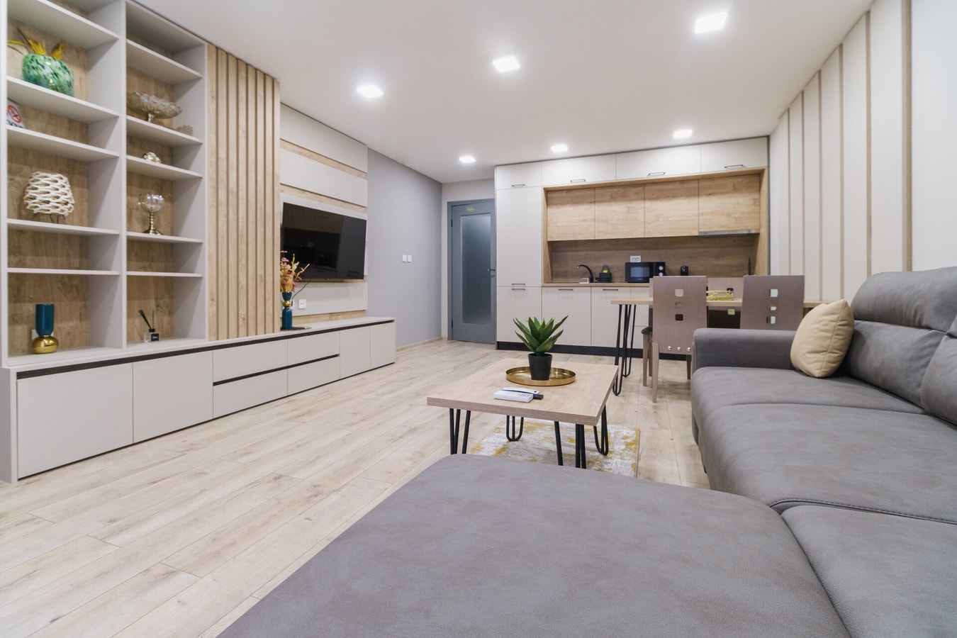 LDV 13 Residence 103 Free private parking 1 MT Homes Property Management