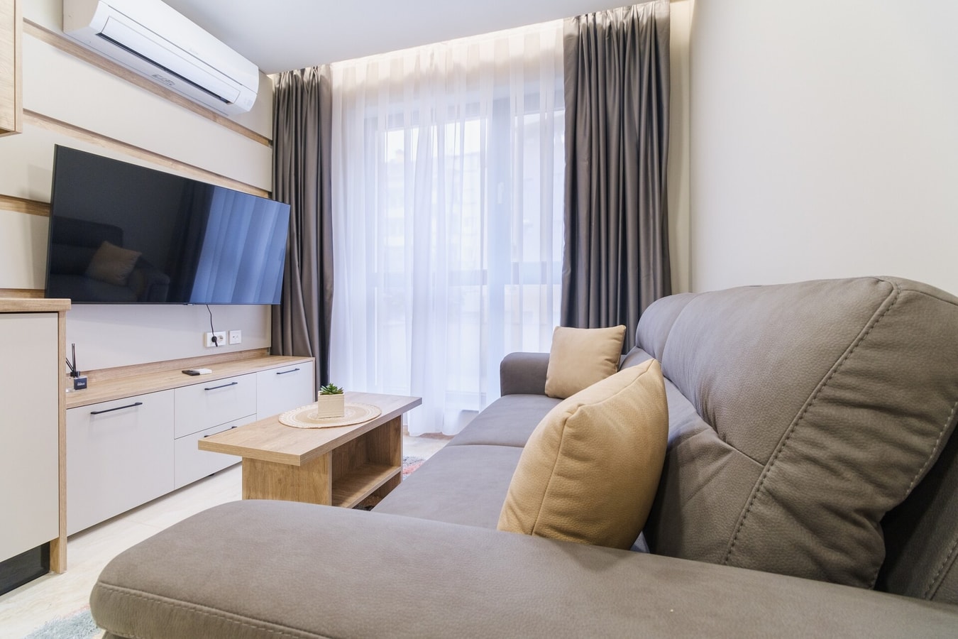 LDV 13 Residence 102 Free private parking 4 MT Homes Property Management