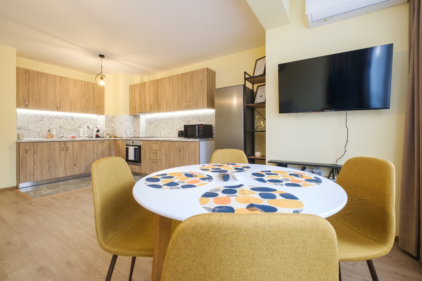 Apartments by the river 01 Free private parking 6 Апартаменти край реката