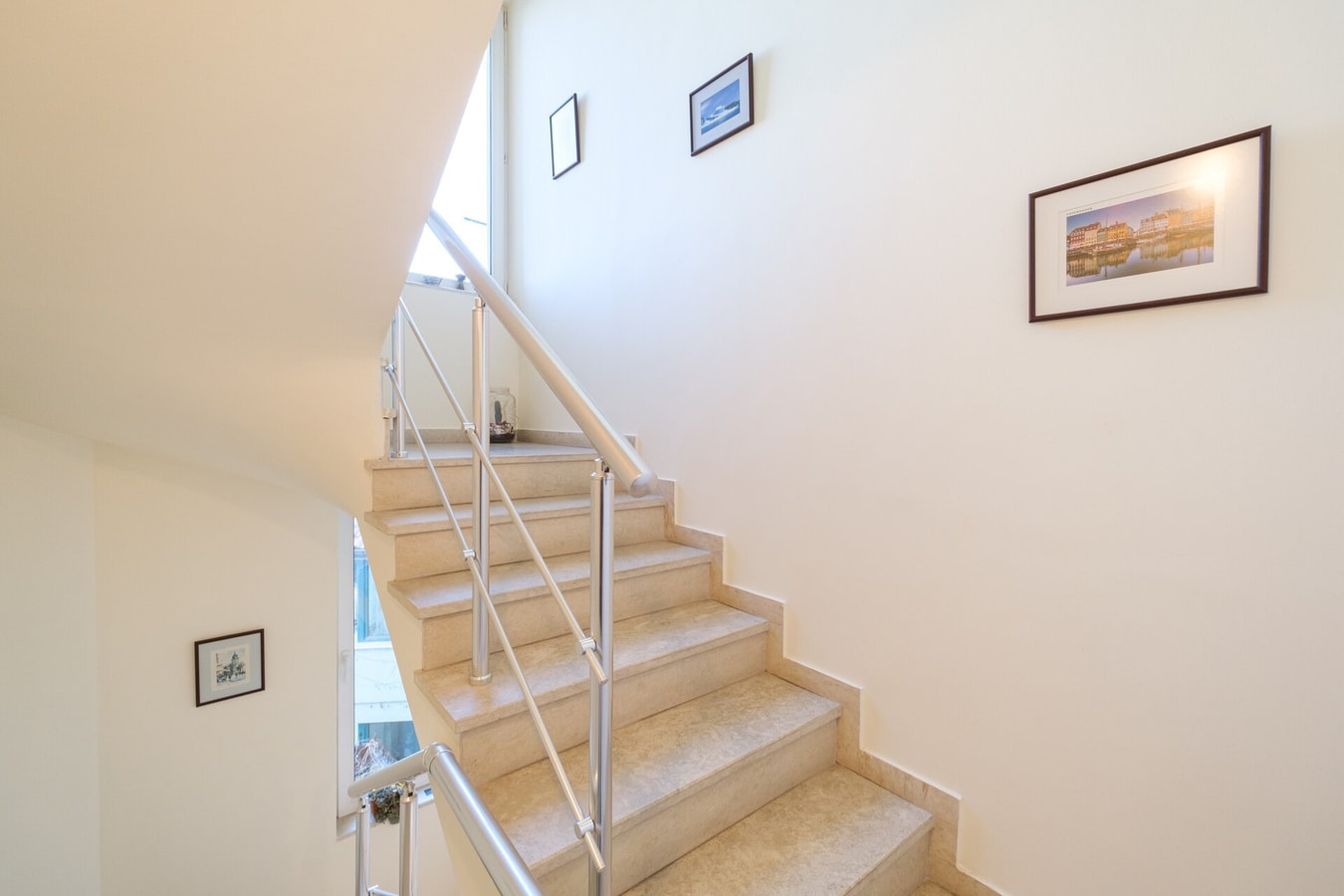 The Hill House Free Private Garage 34 MT Homes Property Management