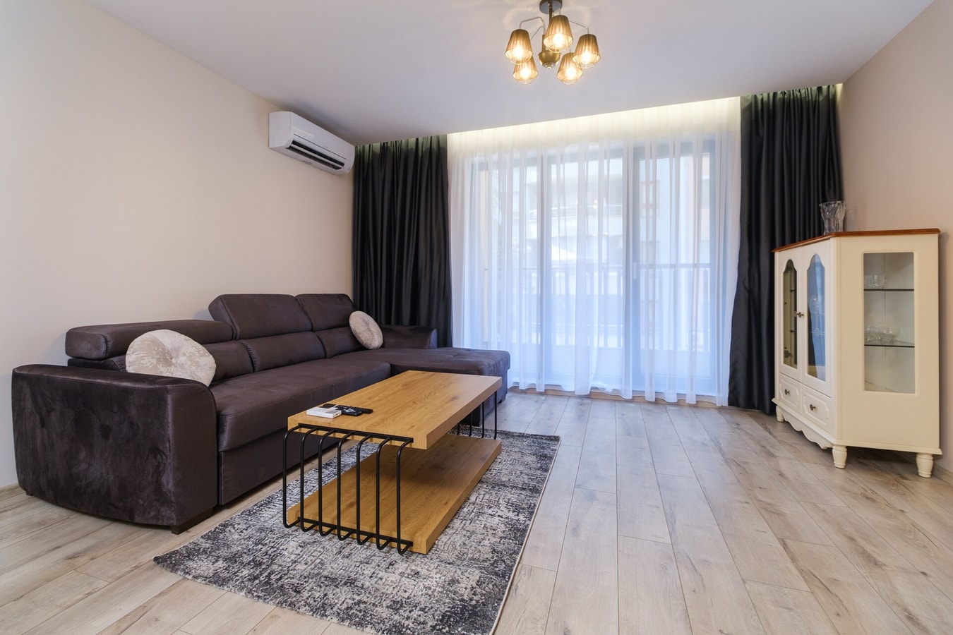 LDV 13 Residence 206 Free private parking 3 MT Homes Property Management