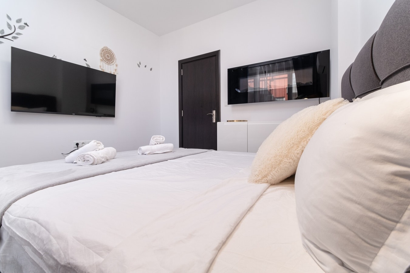 1-Bedroom apartment with Free parking 3 MT Homes Property Management