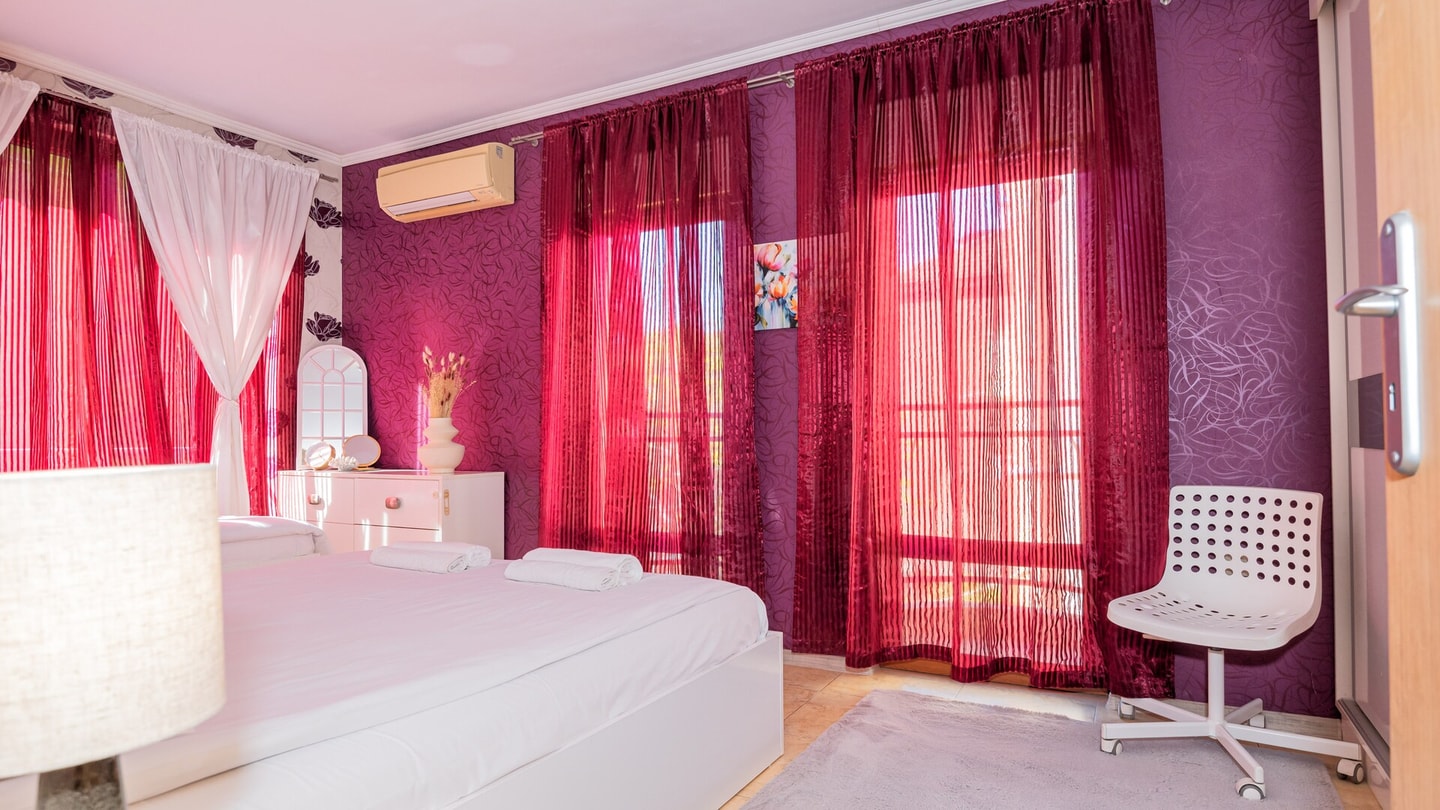 1-bed Apt in the heart of the city Free Parking 20 MT Homes Property Management
