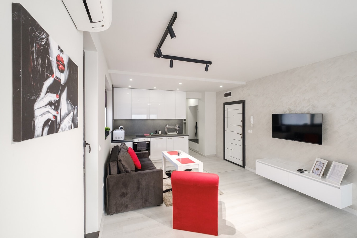 Heart of Plovdiv Studio Apartment Free Parking 21 MT Homes Property Management