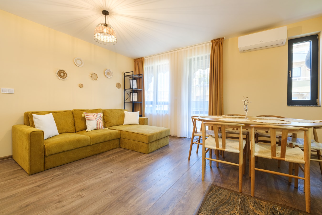 Apartments by the river 10 Free private parking Апартаменти край реката