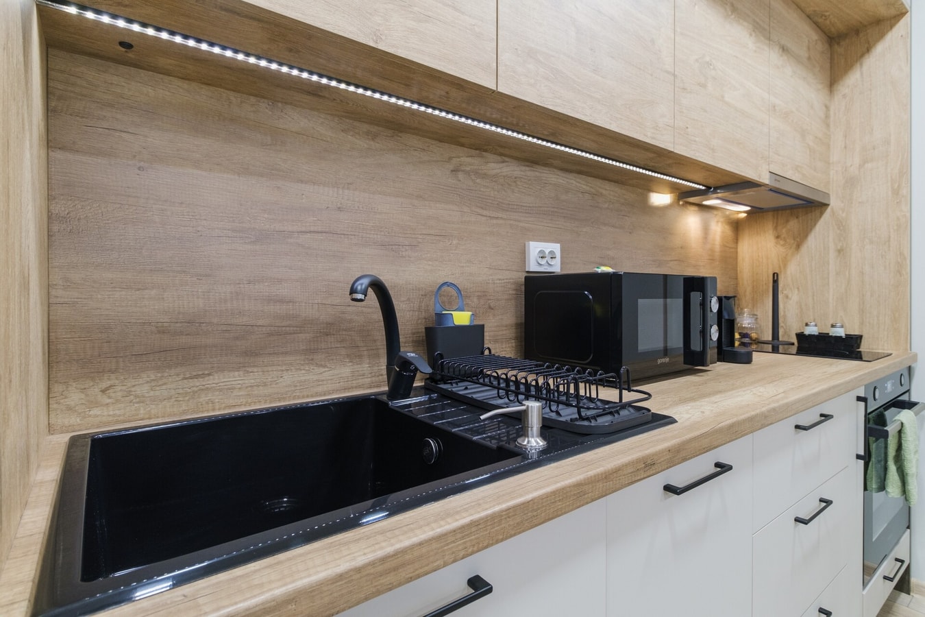 LDV 13 Residence 103 Free private parking 6 MT Homes Property Management