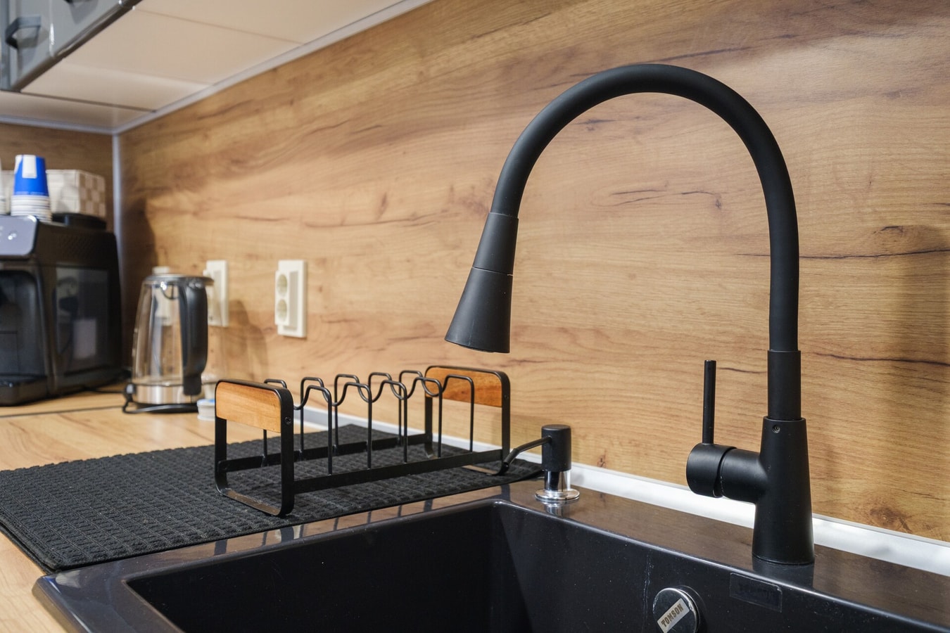 Sleek & Stylish 2-Bedroom Apartment 15 MT Homes Property Management