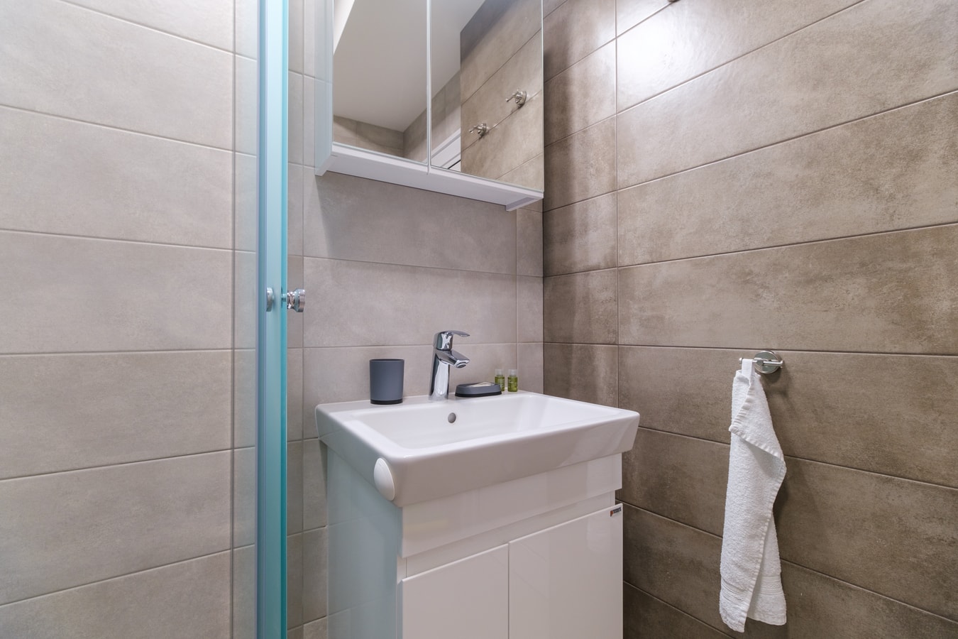 Modern 1-bed with Free Parking 22 MT Homes Property Management