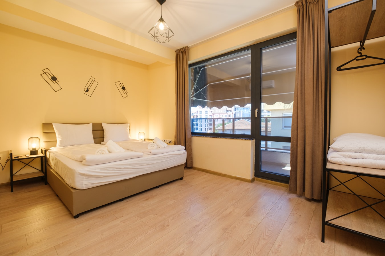 Apartments by the river 10 Free private parking 11 Апартаменти край реката