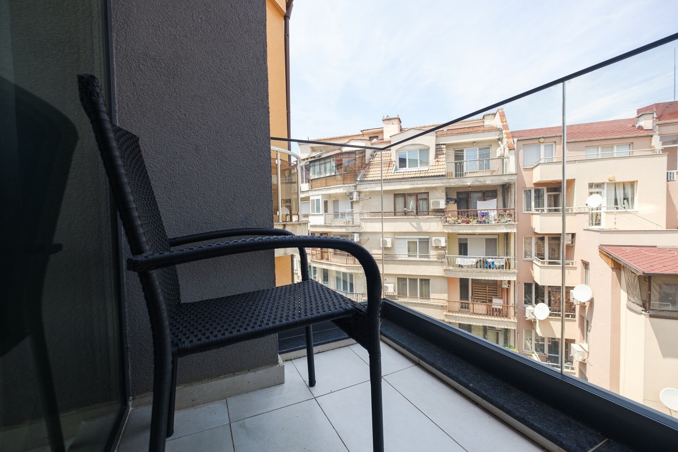 Sleek & Stylish 2-Bedroom Apartment 40 MT Homes Property Management
