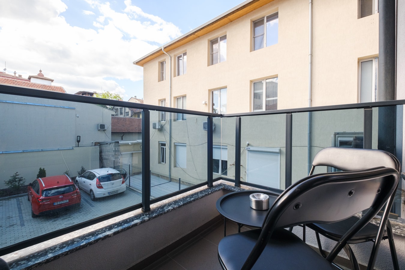 Apartments by the river 01 Free private parking 26 Апартаменти край реката