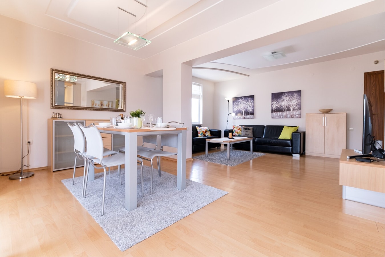 Spacious duplex apartment in the city center MT Homes Property Management