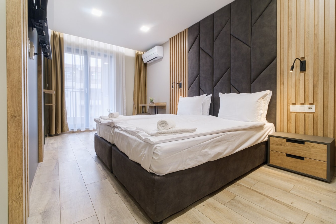 LDV 13 Residence 308 Free private parking 24 MT Homes Property Management