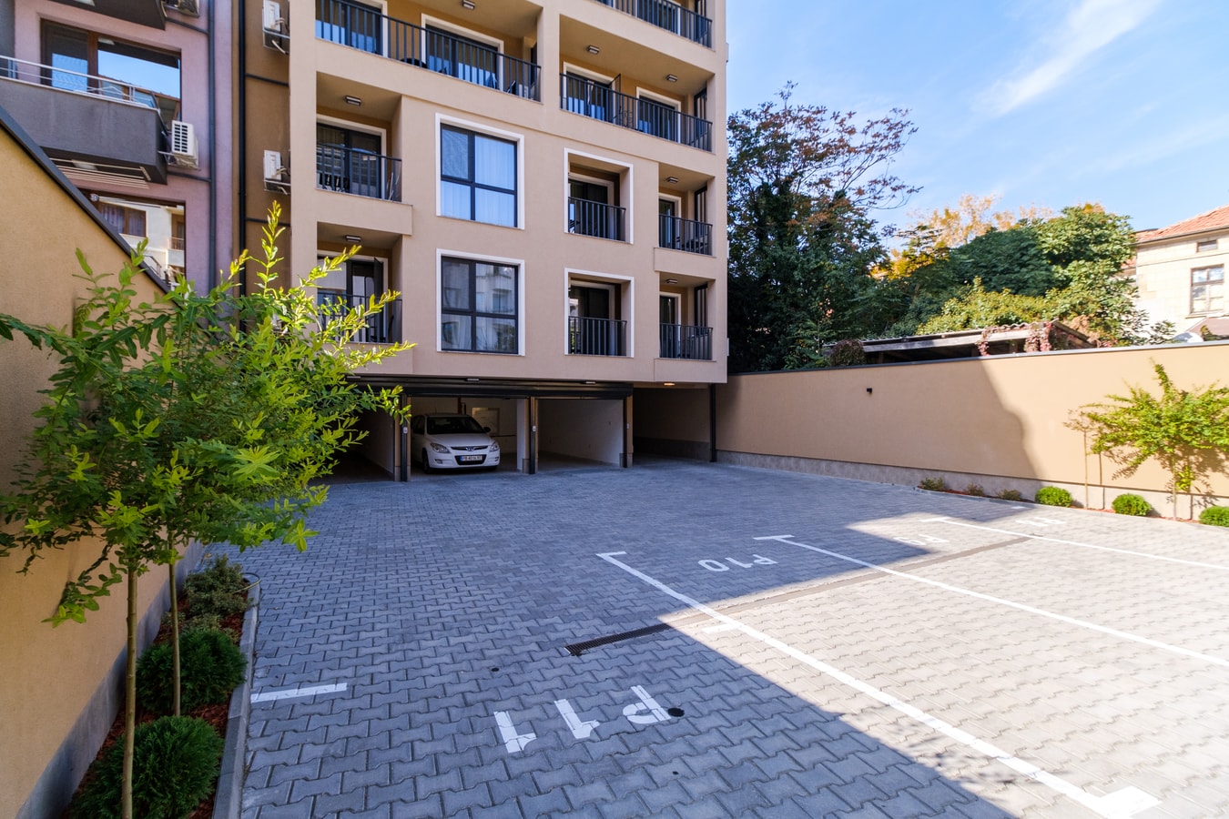 LDV 13 Residence 206 Free private parking 37 MT Homes Property Management