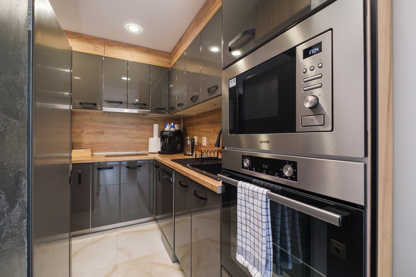Sleek & Stylish 2-Bedroom Apartment 11 MT Homes Property Management