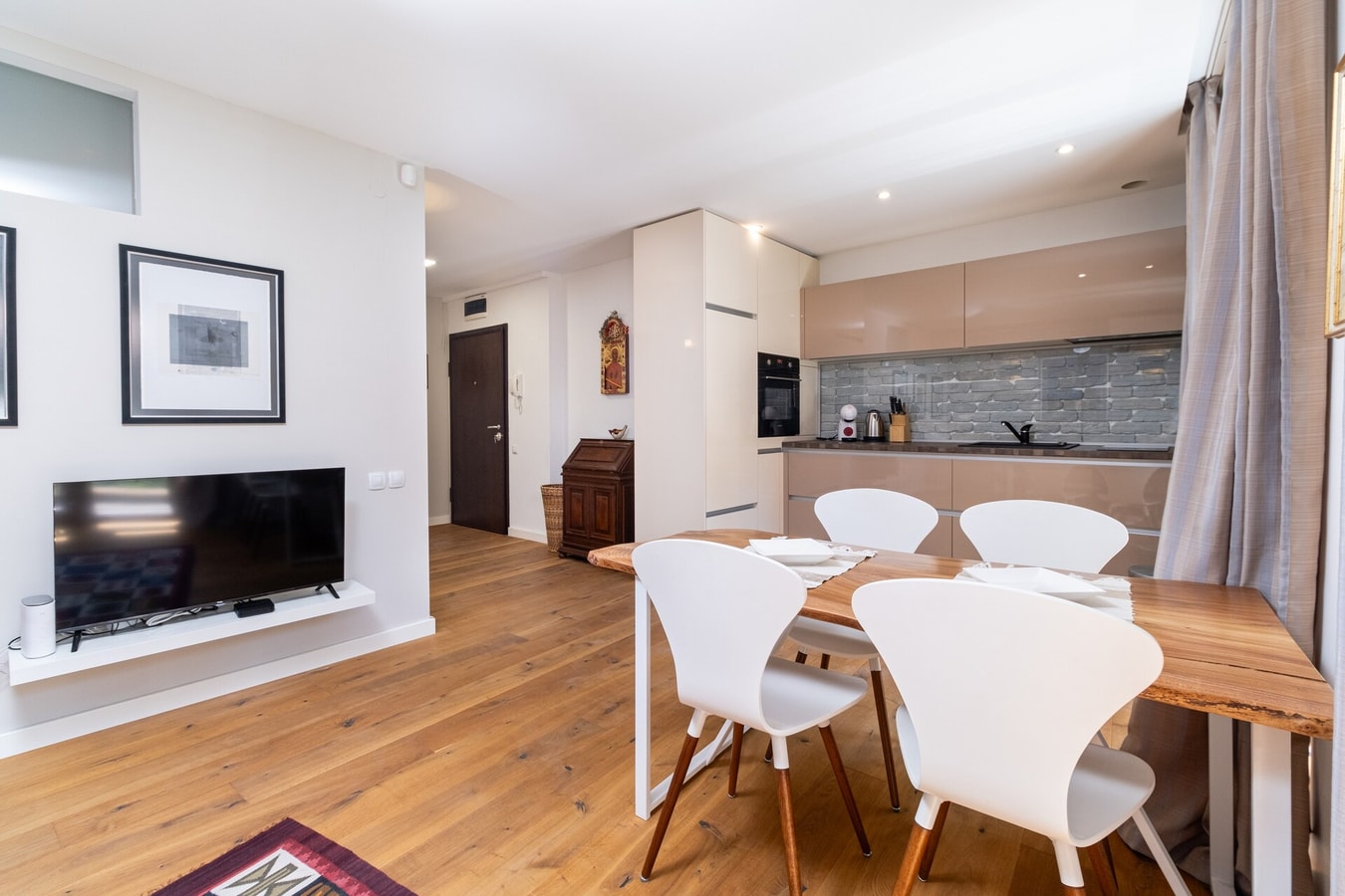 Central 1-bedroom Apartment 2 MT Homes Property Management