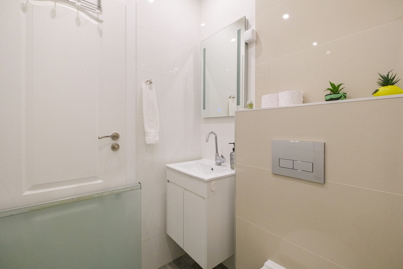 Modern 1-bed Apartment 26 MT Homes Property Management
