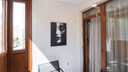1-bed Apt in the heart of the city Free Parking 54 MT Homes Property Management