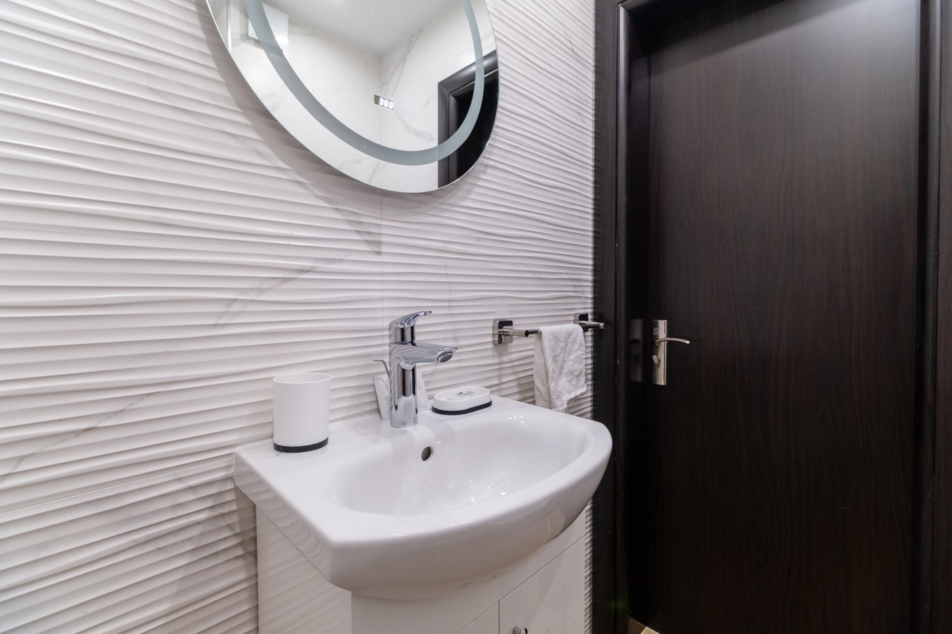 1-Bedroom apartment with Free parking 34 MT Homes Property Management