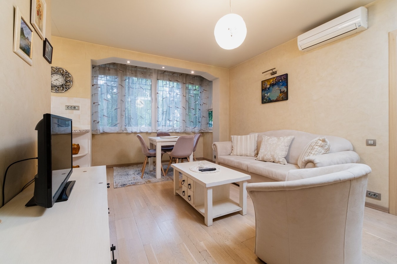 ELEGANT 1-BEDROOM AP · Elegant 1-Bedroom Apartment 21 MT Homes Property Management