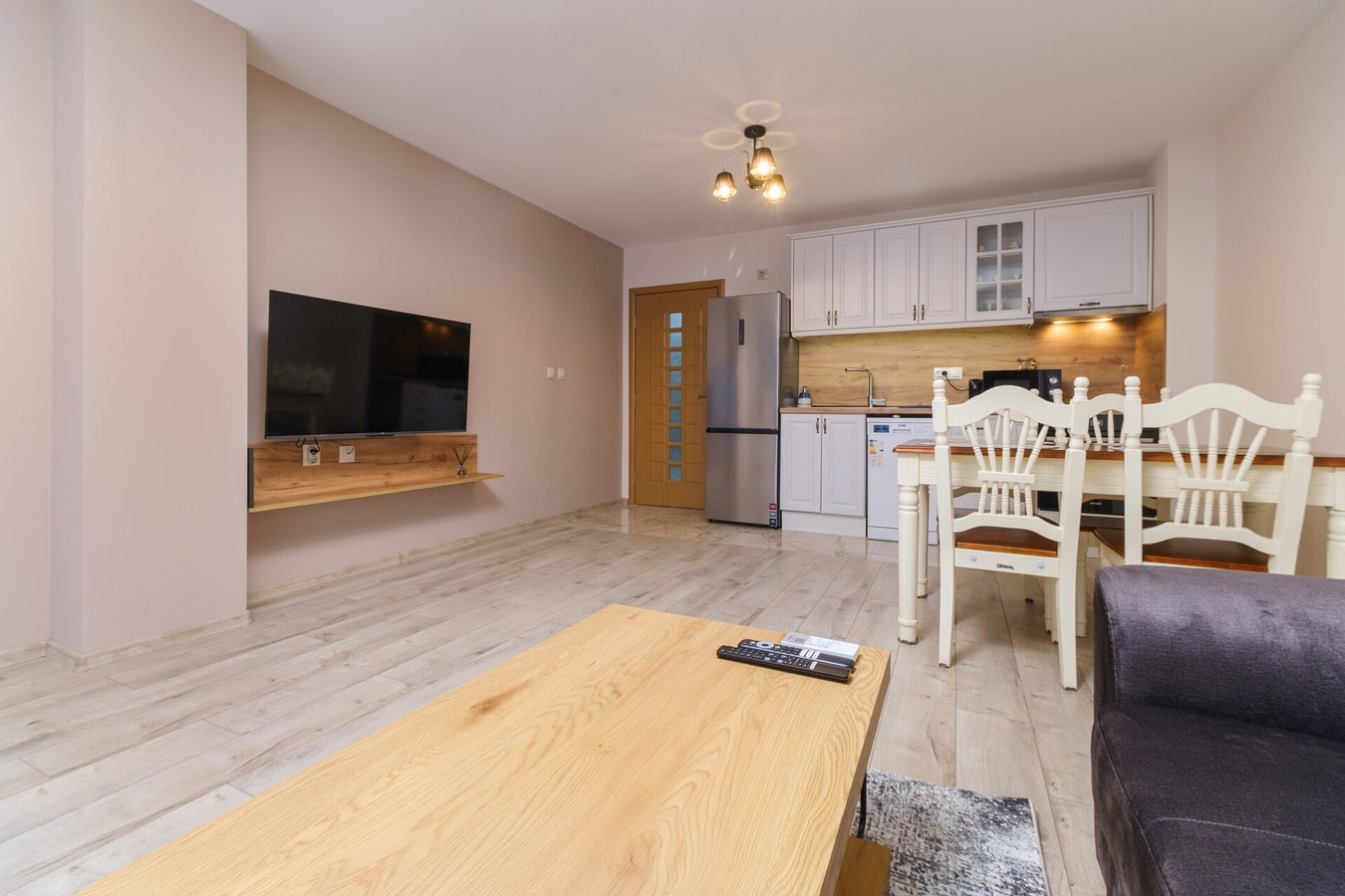 LDV 13 Residence 206 Free private parking 5 MT Homes Property Management