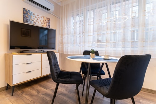Апартамент с две спални в центъра на града 3 MT Homes Property Management