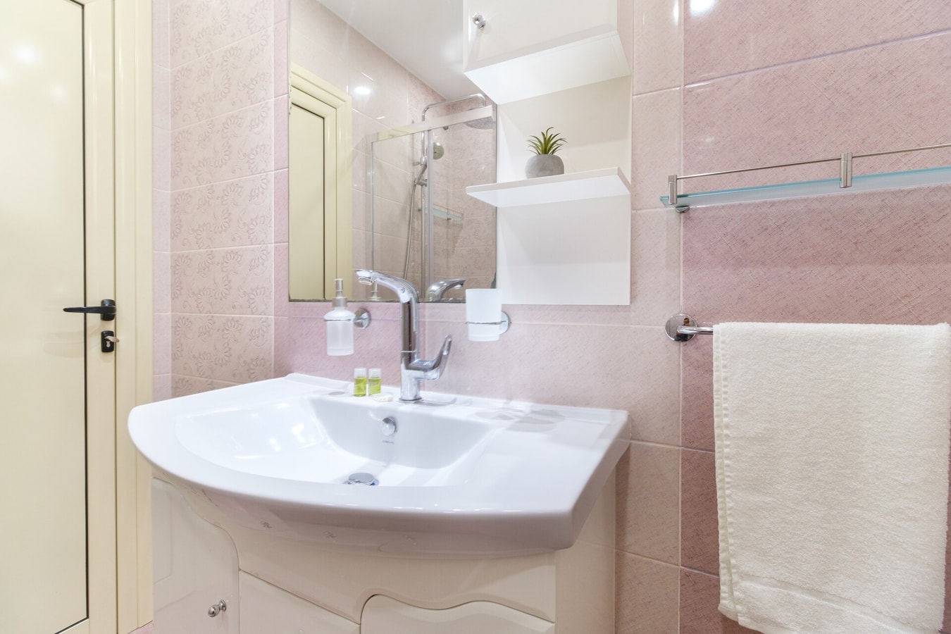 Riverside 2-Bedroom Apartment 30 MT Homes Property Management