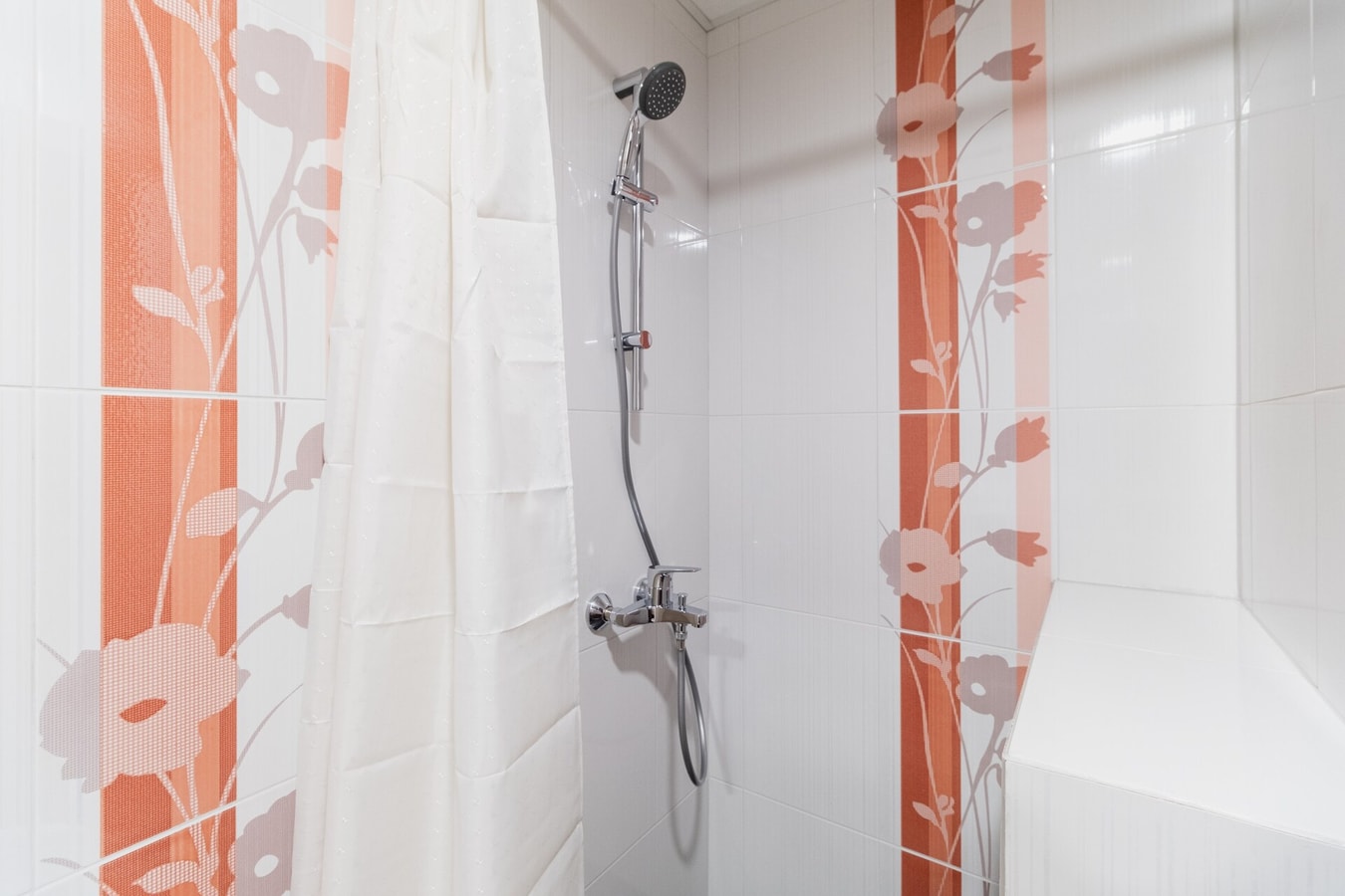 ELEGANT 1-BEDROOM AP · Elegant 1-Bedroom Apartment 11 MT Homes Property Management