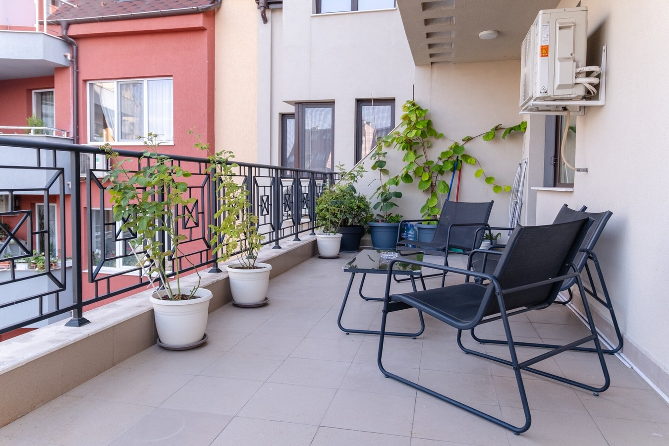 1-Bedroom apartment with Free parking 6 MT Homes Property Management