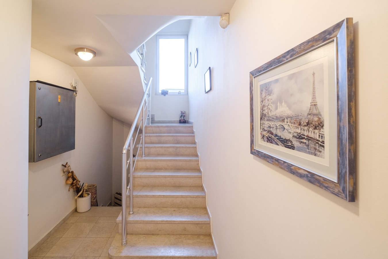 The Hill House Free Private Garage 31 MT Homes Property Management