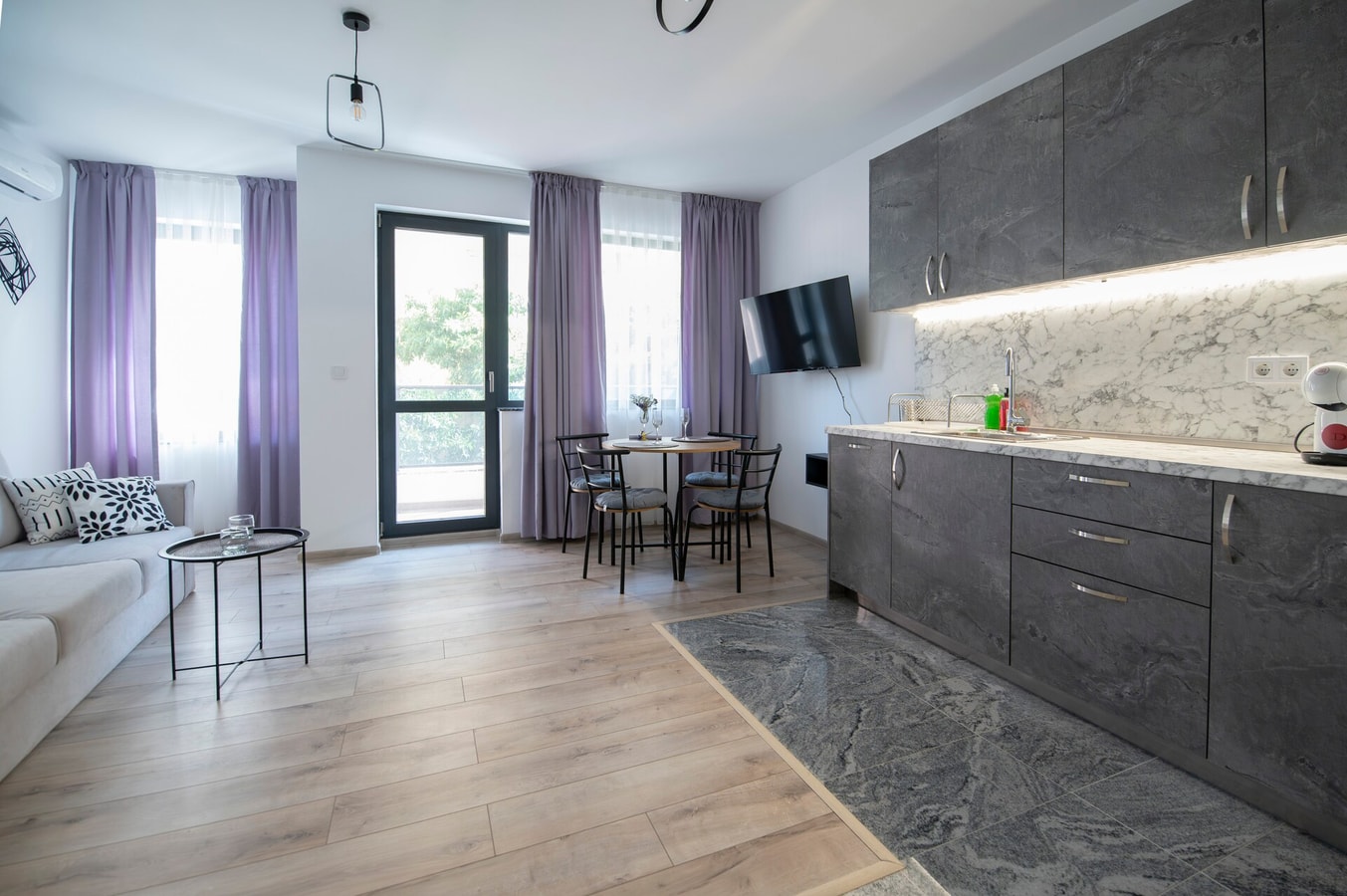 Apartments by the river 02 Free private parking 13 Апартаменти край реката