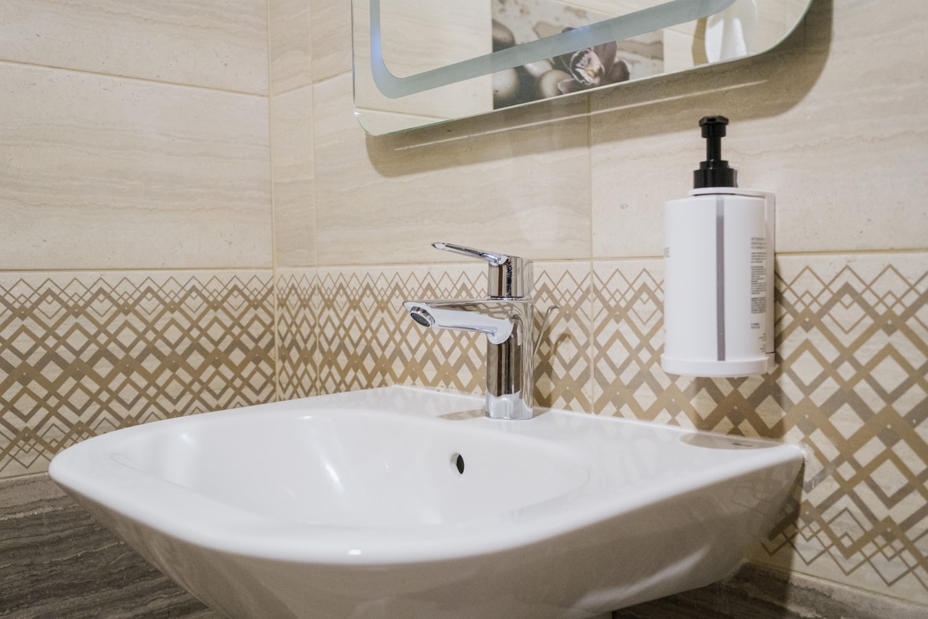 DEVET Boutique Apartments 1-Bedroom Apt.9 20 MT Homes Property Management
