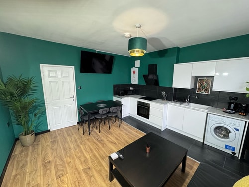 Spacious Apartment close to City Centre